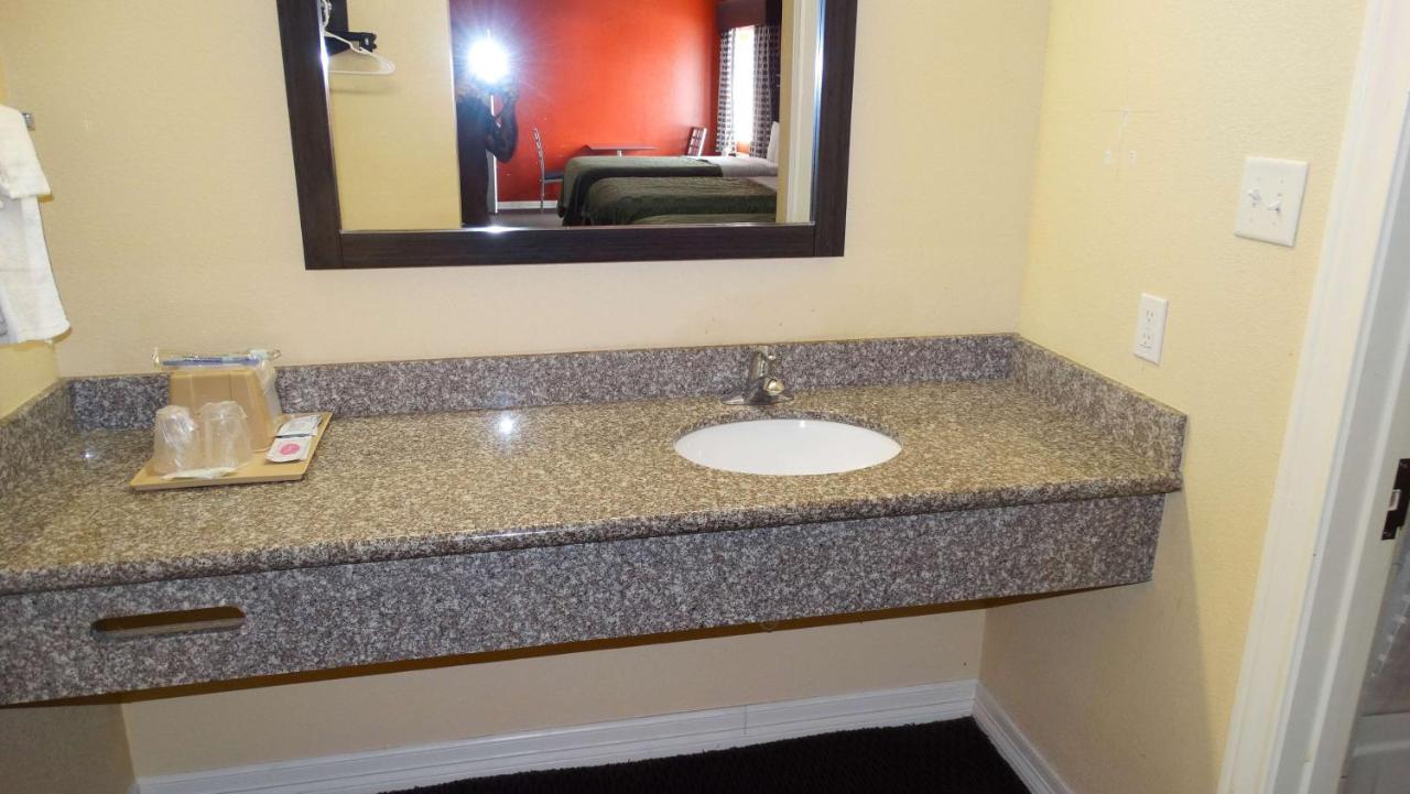 Motel 6 Houston, Tx - Willowbrook Mall Eksteriør billede